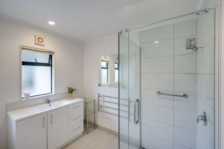 56 Kensington Drive Taradale_13