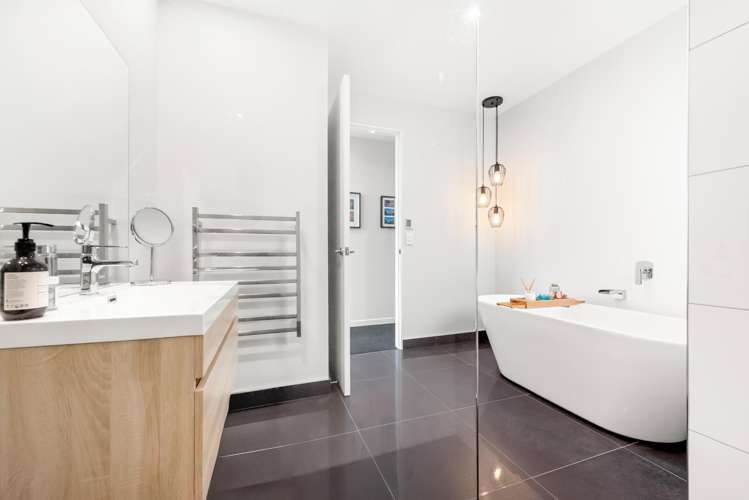 6 Te Ahi-Parera Place Korokoro_21