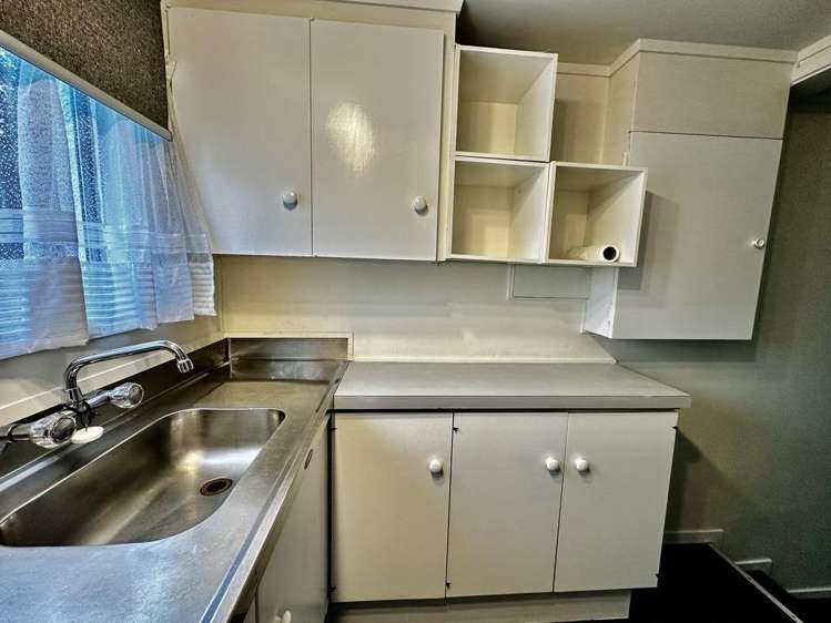 3 Bleakhouse Road 10688_5