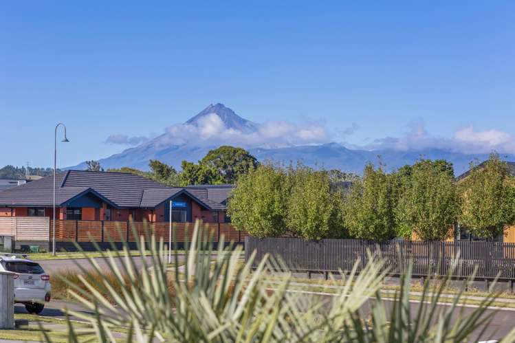 32 Honeyfield Drive Whalers Gate_3