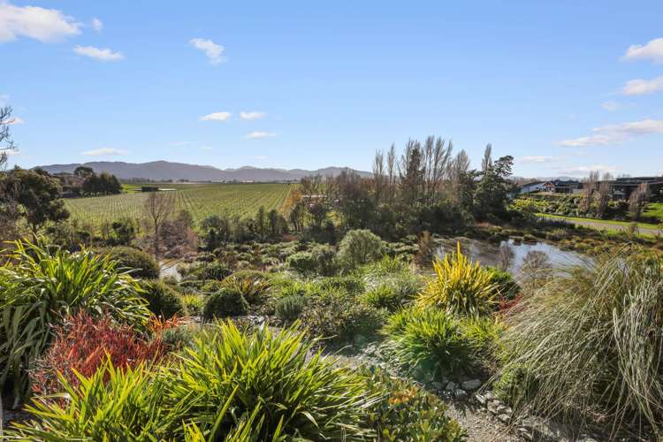 12 Lake View Place Fairhall_32