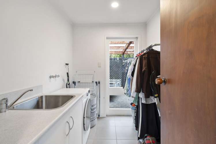 28 Moerangi Street West End_32