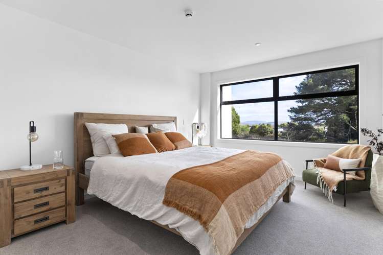 2/15 and 12/15 Keehan Drive Hilltop_7
