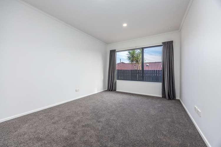 139 Roberta Crescent Orewa_13