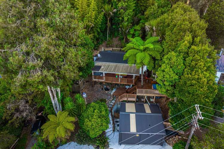 894 West Coast Road Waiatarua_19