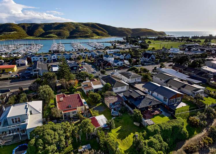 14 Mana Esplanade Paremata_20