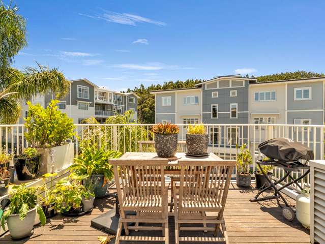 A Stylish Coastal Apartment in Orewa