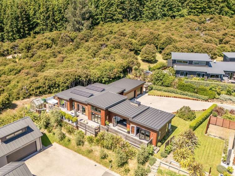 20 Edgewood Place, Peninsula Bay Wanaka_2