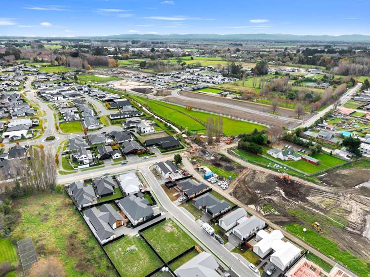 10 Elsie Lange Way Casebrook_13