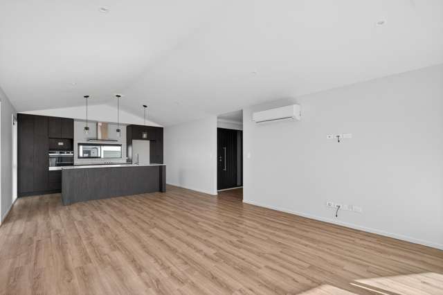 6 Nathan Lane Masterton_3