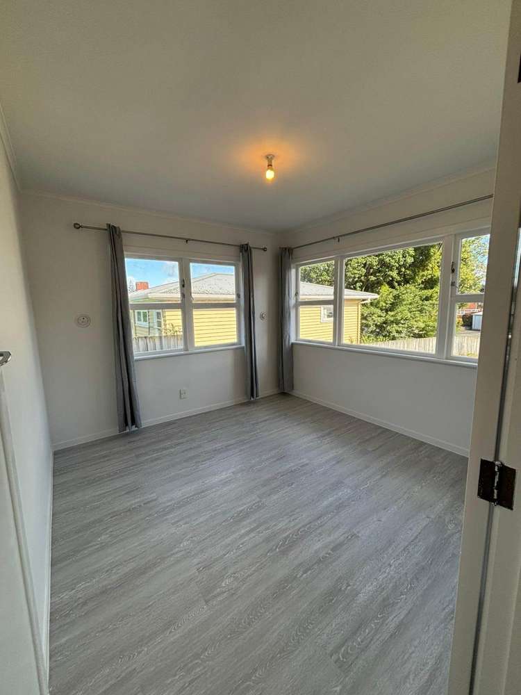 56 Landon Avenue Mangere East_10