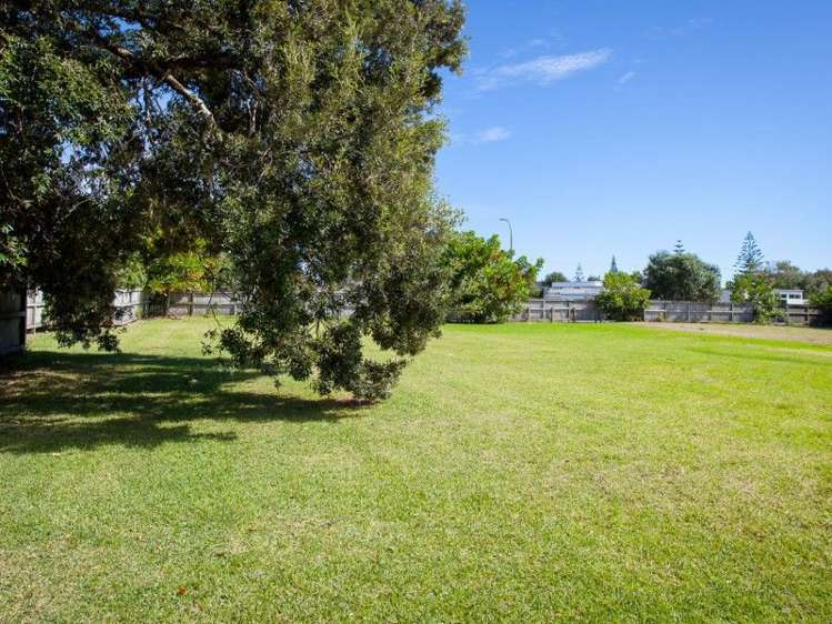 8 Flame Tree Lane Taipa_16