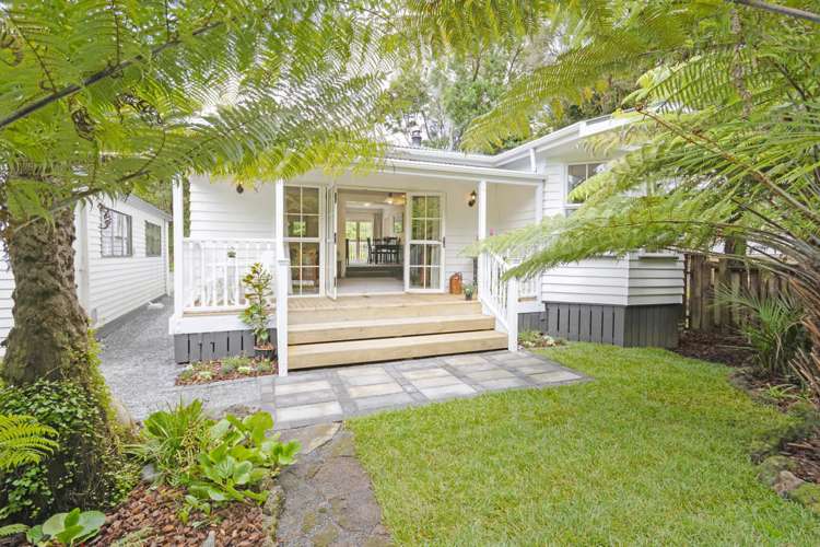 127 Woodlands Park Road Titirangi_18