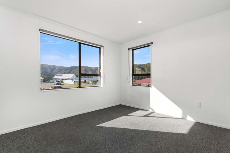21 Newburn Grove Wainuiomata_10