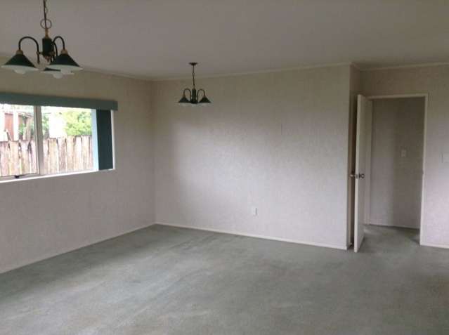 63a Clayburn Road Glen Eden_4