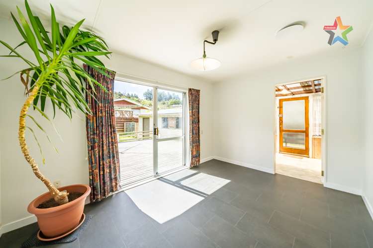 6 Kendal Grove Wainuiomata_6