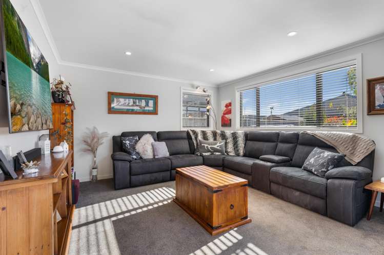 6 Spitfire Drive Burleigh_16
