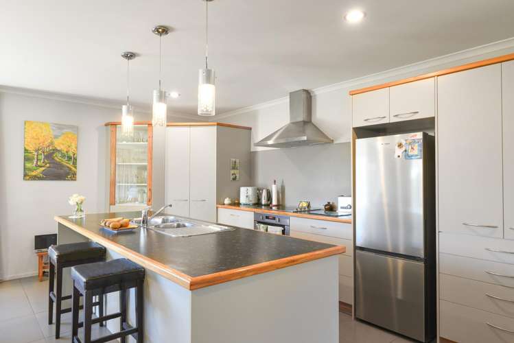 37 Holland Street Glenholme_3