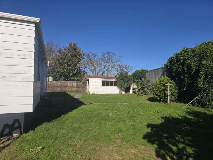 16 Glooming Place Conifer Grove Takanini_11