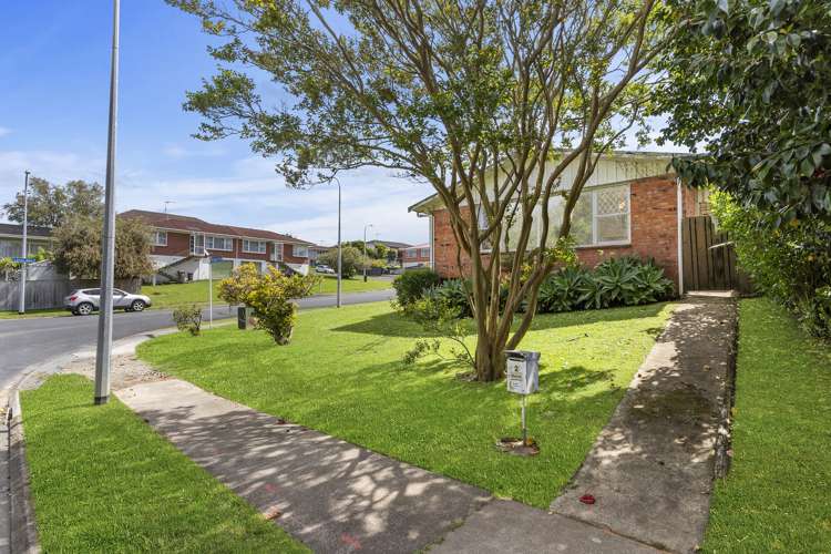 2 Portadown Avenue Pakuranga Heights_11