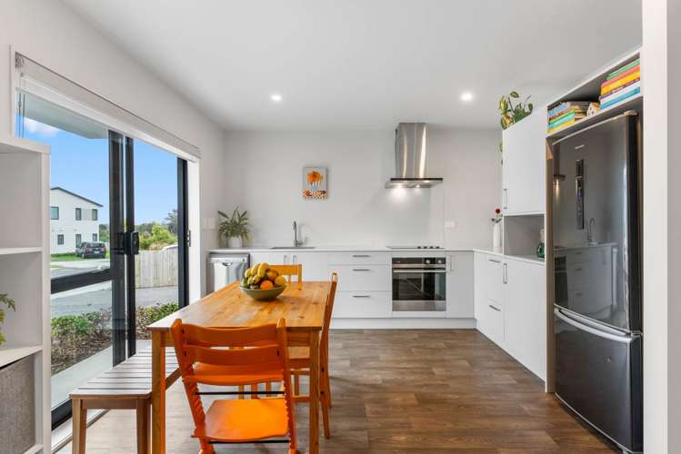 86 Matawhanga Drive Wattle Downs_4