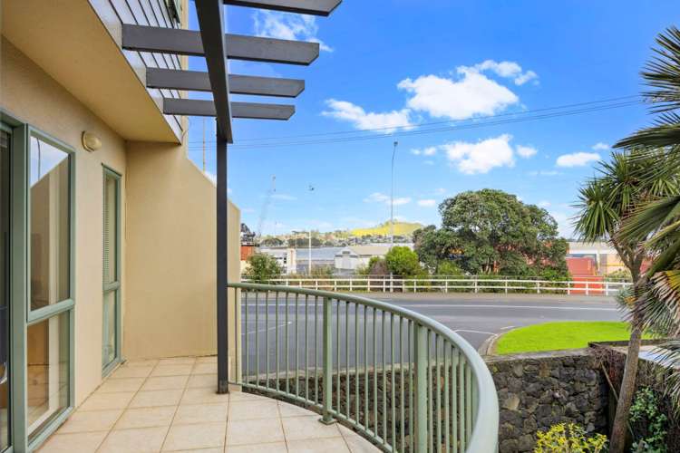 1/2 Onehunga Harbour Road_0