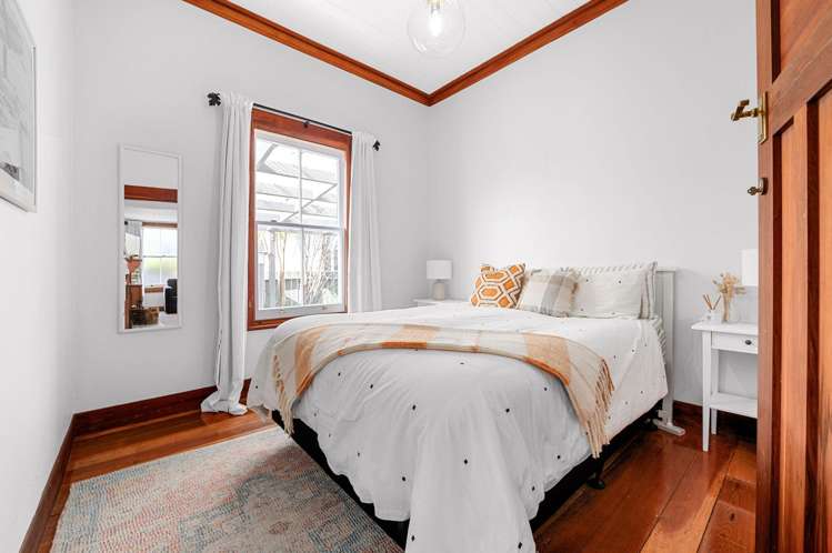 208 Nixon Street Hamilton East_13