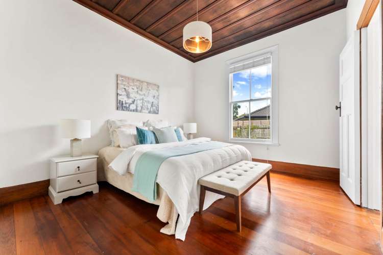 16 Earnslaw Crescent Clover Park_10