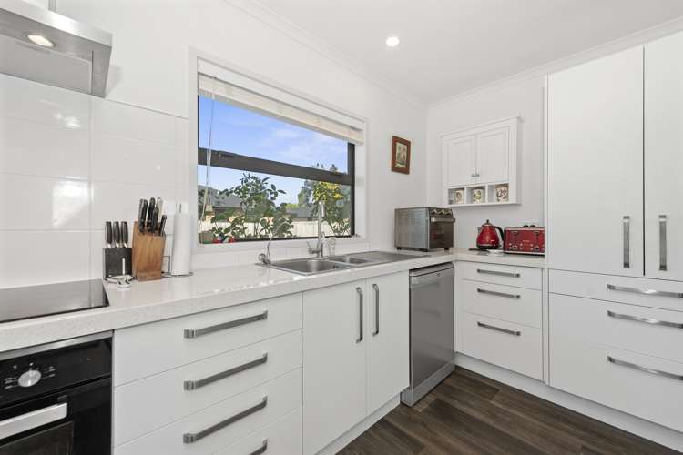 8/11 Errol Close Burbush_1