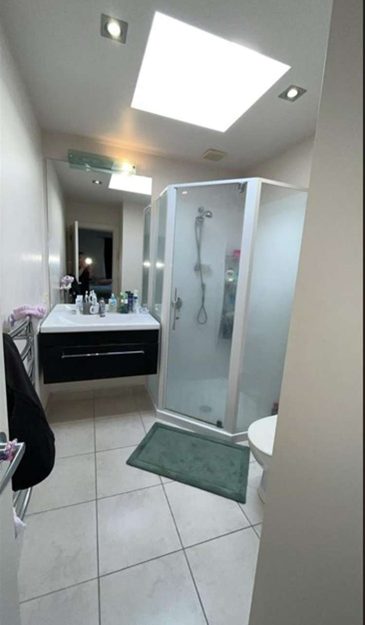 24 The Circle 1114_10