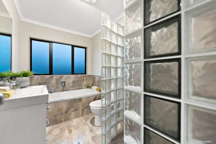 38 Gibbston Crescent Flat Bush_14