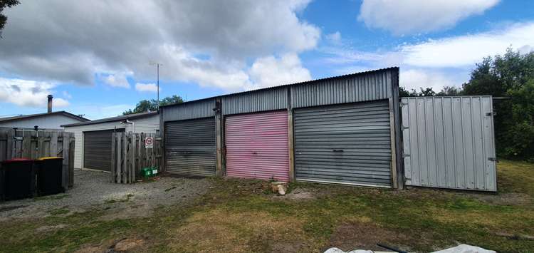 13 William Benton Street Featherston_19