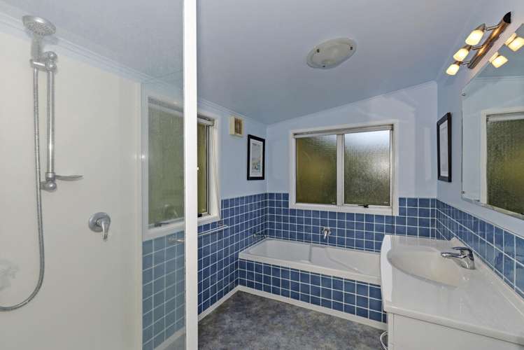 1204 Huia Road Huia_6