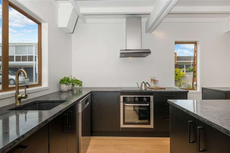2/5 Eversleigh Road Belmont_24