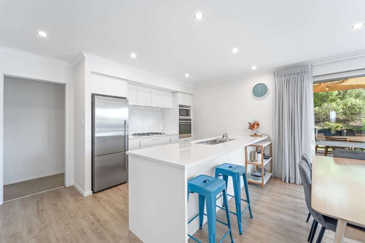 5 Tirohanga Crescent Stanmore Bay_6