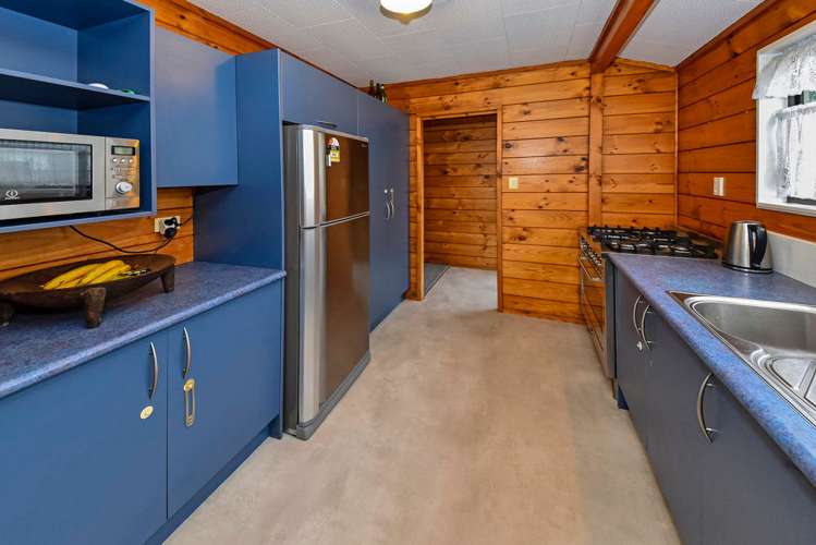 2/77 Russell Road Manurewa_14