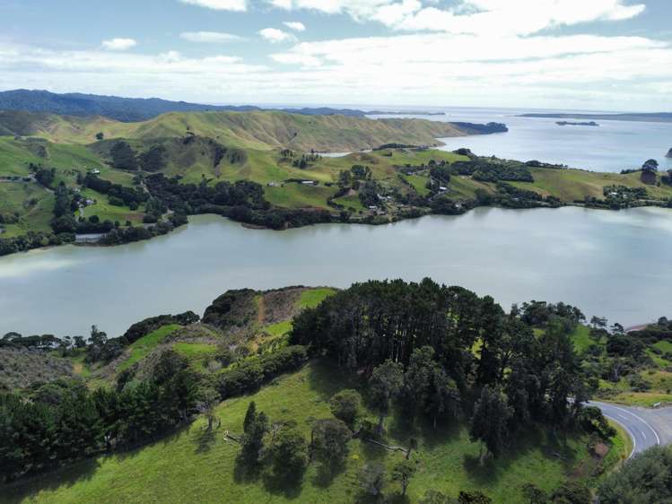 822 Te Waitere Road Taharoa_14