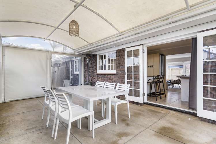 1/4 Jern Place Eastern Beach_7