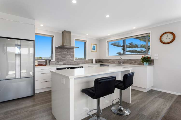 11 Commodores Close Coastlands_2