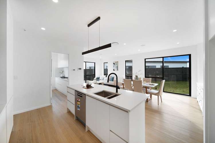 9 Korowhiti Road Clarks Beach_6