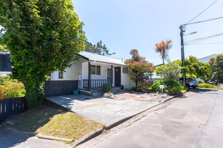 9 Cyril Way Paparangi_16