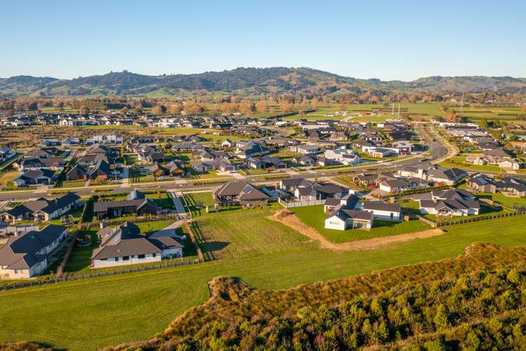 33 Alan Livingston Drive Cambridge_8