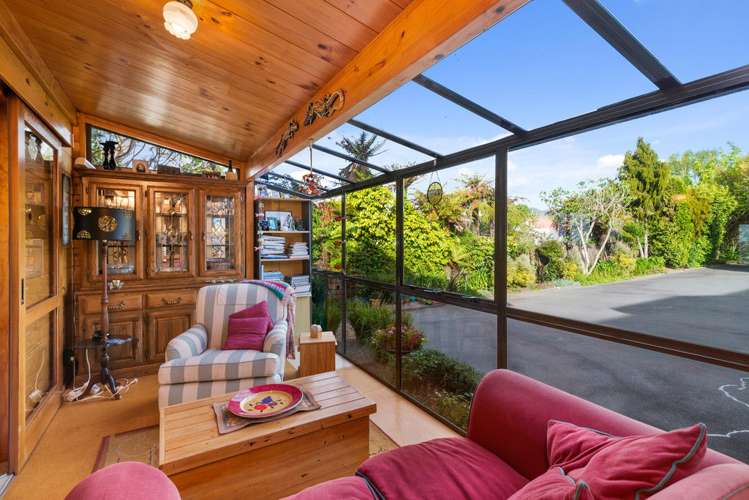 5 Holden Avenue Holdens Bay_11