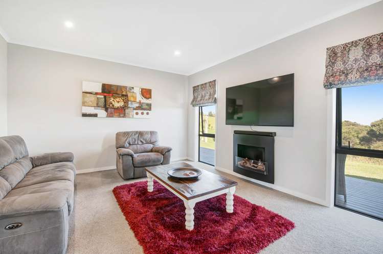 242 Hillcrest Road Wainui_12