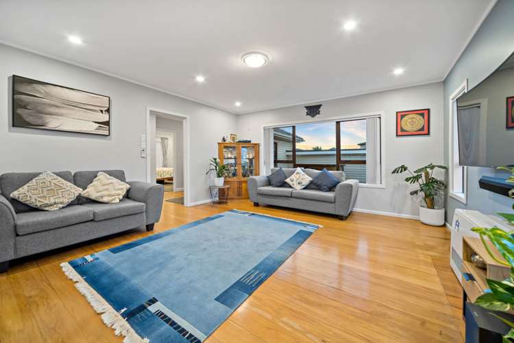 7 Netherlands Avenue Kelston_3