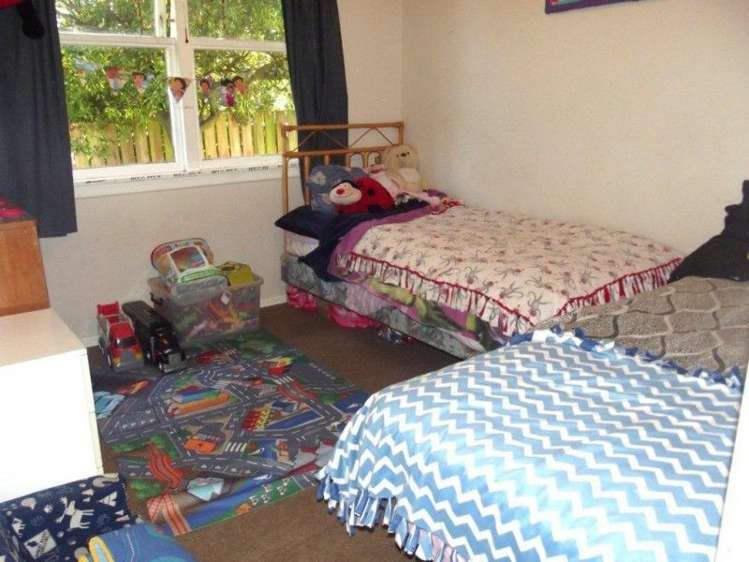 29 William Benton Street Featherston_10