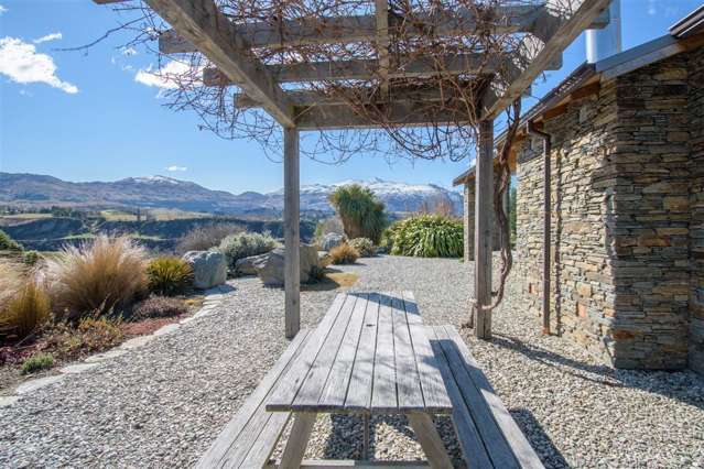 163 Hansen Road Queenstown Hill_1