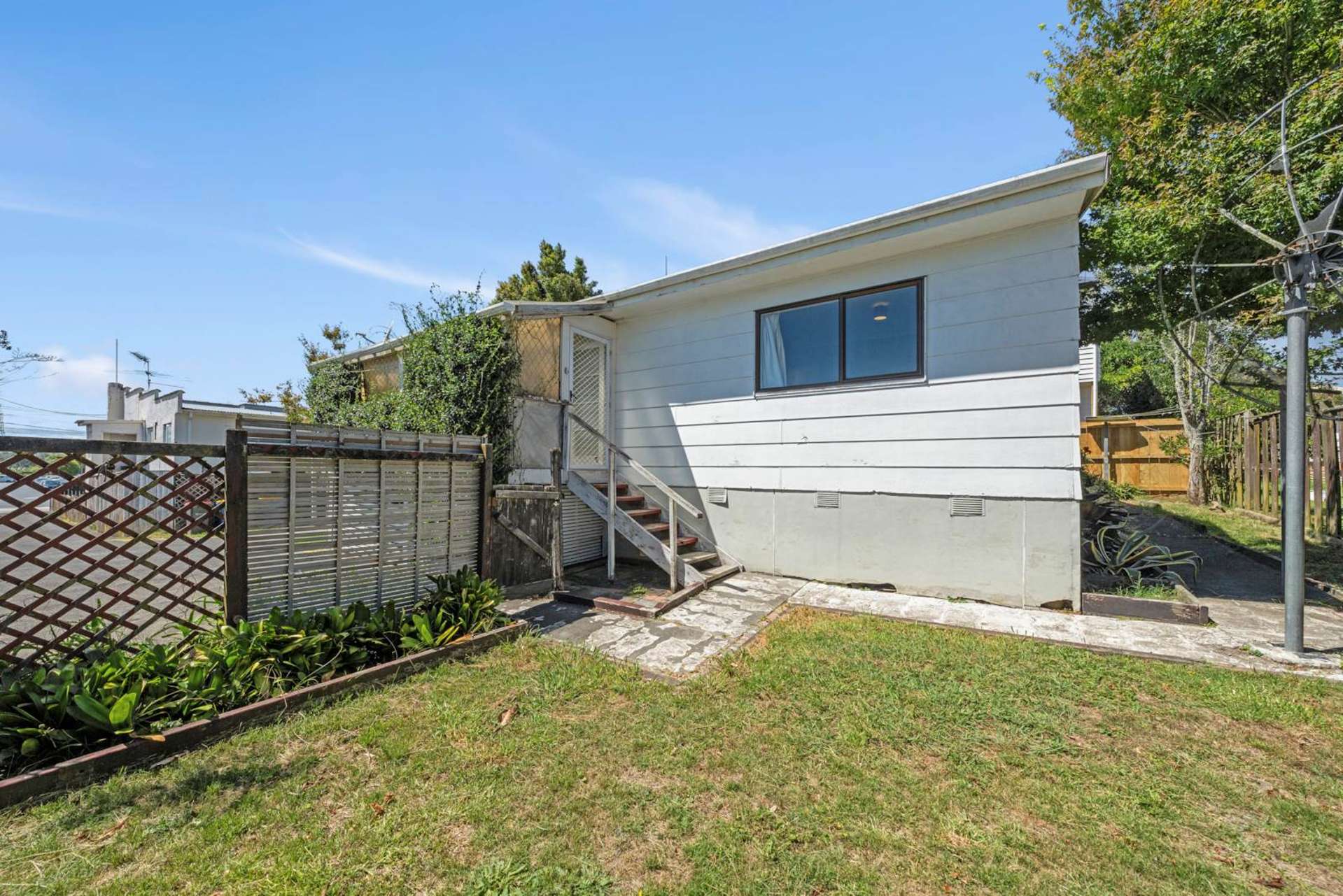 2/18 Binsted Road New Lynn_0