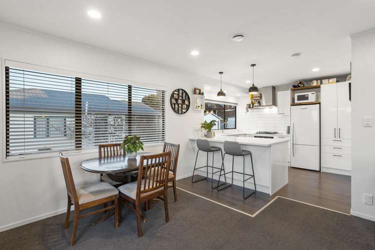 2/15 Tiri Tiri Road Birkdale_8