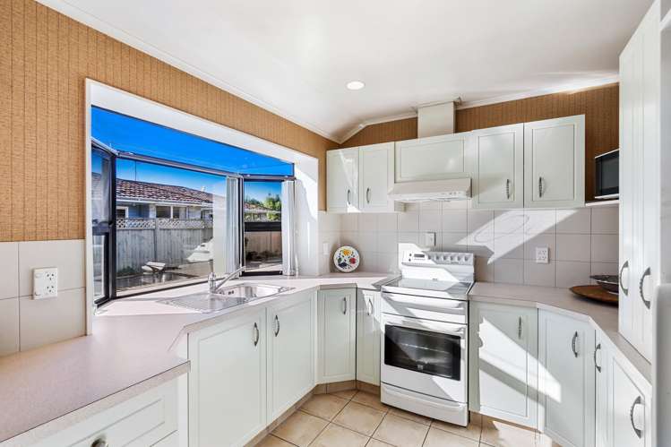 2/611 Roberts Street Hastings_2